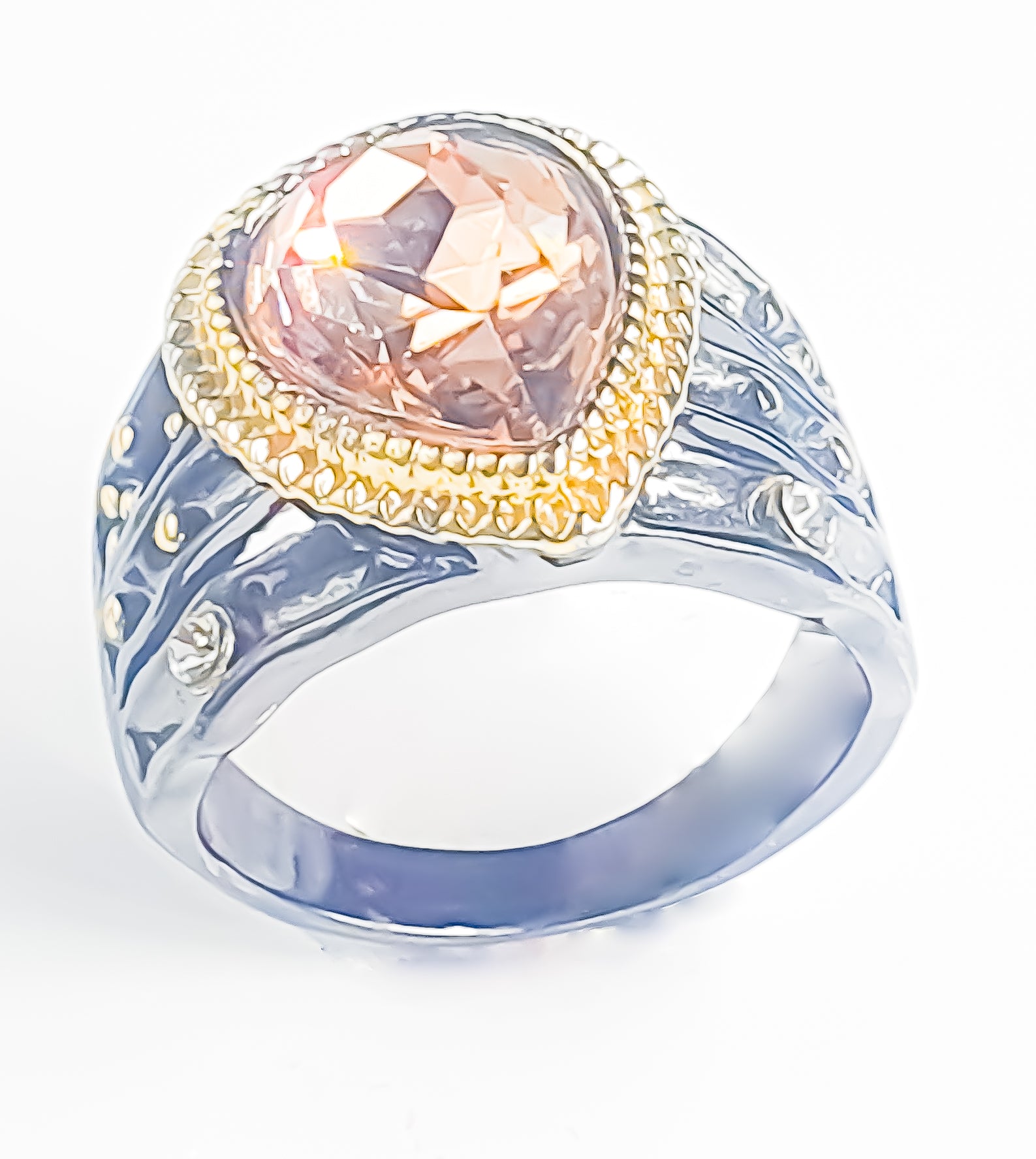 Embody timeless elegance with this black and amber colour statement ring. Raani's Rich Amber Ring features a warm-toned amber-coloured centrepiece that mesmerises with its rich hue. Surrounding the centrepiece, lustrous cubic zirconia adds a touch of brilliance, creating a luxurious and sophisticated look.