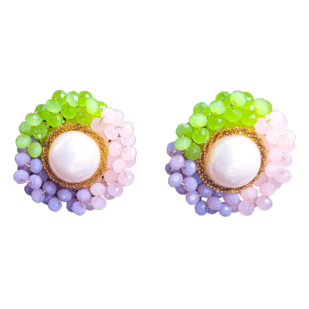 Enjoy the floral-inspired elegance of Raani's Floral Delight Earrings, featuring faux pearl and crystal flower shaped studs. The intricate detailing of glass pearls surrounded by shimmering glass crystals brings a charming blend of elegance and grace.